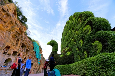四川:廣元千佛崖花卉園藝展 為女兒節(jié)增添亮麗風景